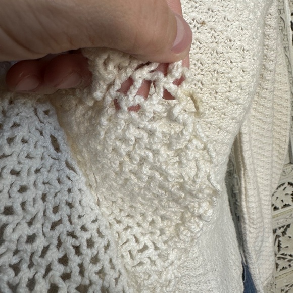 Vintage Cream Knit Crochet Coquette Ruffle Cropped V Neck Sweater Sz Medium - Picture 4 of 9